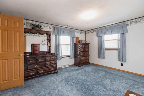 320 S Hackett Rd, Waterloo, IA 50701 photo 11