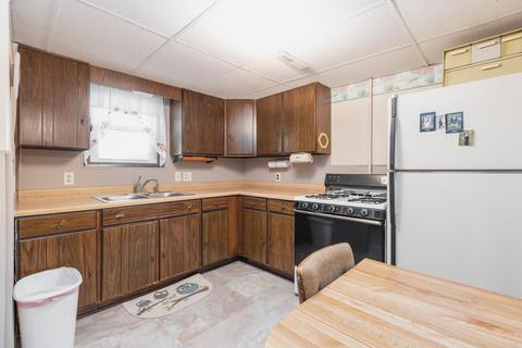 320 S Hackett Rd, Waterloo, IA 50701 photo 22