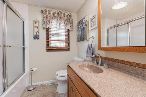 320 S Hackett Rd, Waterloo, IA 50701 photo 16