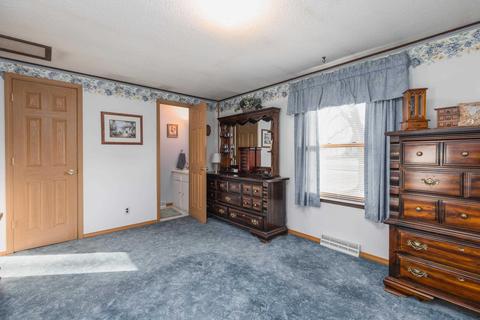 320 S Hackett Rd, Waterloo, IA 50701 photo 12