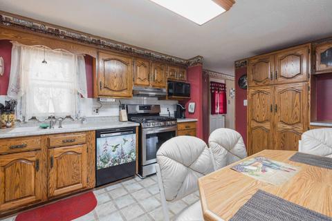 320 S Hackett Rd, Waterloo, IA 50701 photo 10