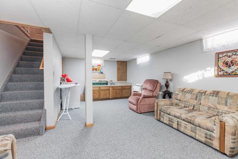 320 S Hackett Rd, Waterloo, IA 50701 photo 17