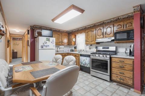 320 S Hackett Rd, Waterloo, IA 50701 photo 8