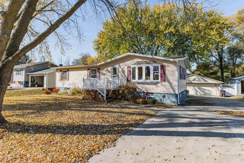320 S Hackett Rd, Waterloo, IA 50701 photo 2