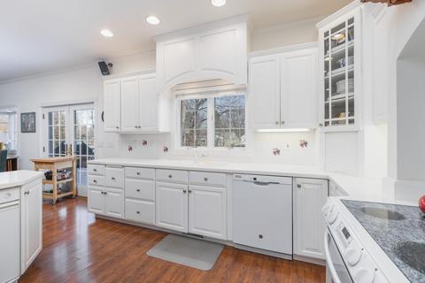 103 Ivanhoe Rd, Waterloo, IA 50701 photo 9