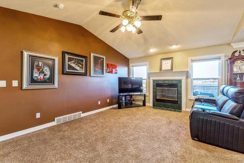 205 Maxwell Dr SW, Shellsburg, IA 52332 photo 3