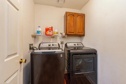 205 Maxwell Dr SW, Shellsburg, IA 52332 photo 9