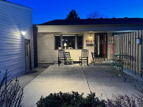 835 Olympic Dr, Waterloo, IA 50701 photo 1