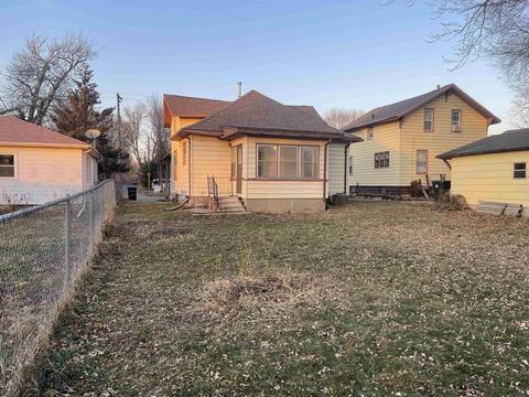 327 Summit Ave, Waterloo, IA 50701 photo 3