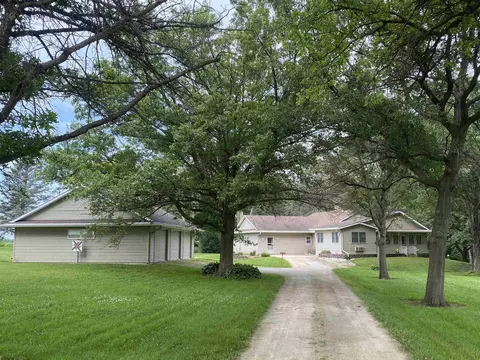 1787 Gilmore, New Hampton, IA 50659