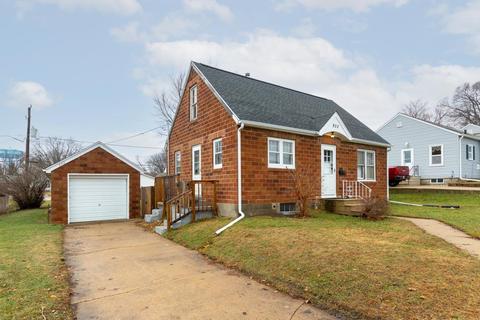 852 Maxwell St, Waterloo, IA 50701 photo 2