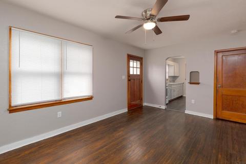 852 Maxwell St, Waterloo, IA 50701 photo 3