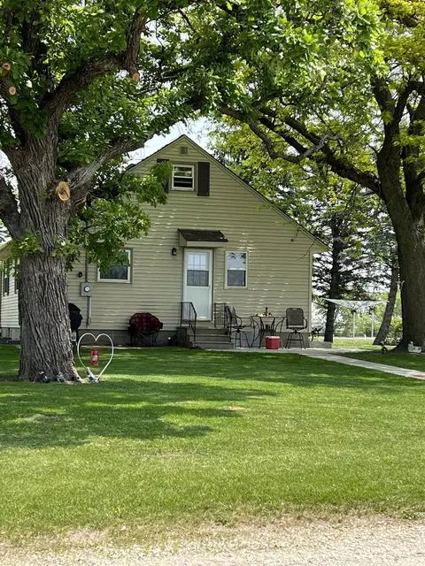 17171 Royal Ave, Clarksville, IA 50619