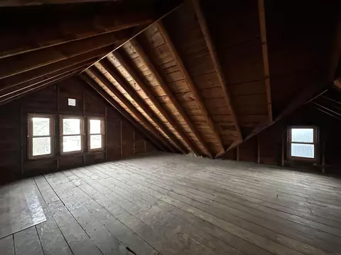 119 E 3rd Ave, Cresco, IA 52136 photo 18