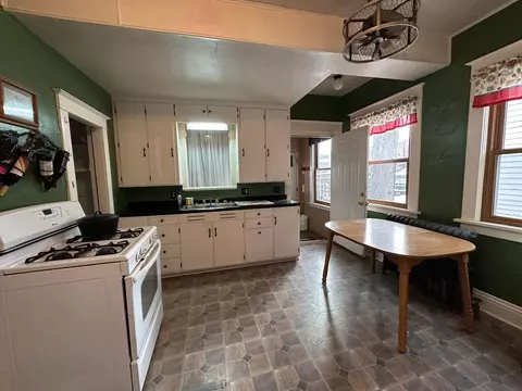 119 E 3rd Ave, Cresco, IA 52136 photo 8