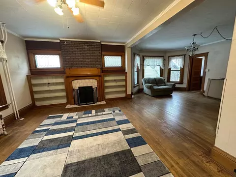 119 E 3rd Ave, Cresco, IA 52136 photo 3
