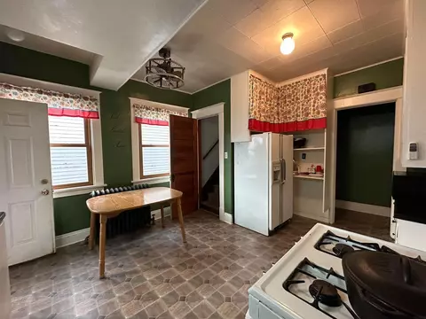 119 E 3rd Ave, Cresco, IA 52136 photo 9