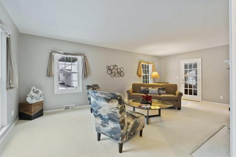 157 Pershing Rd, Waterloo, IA 50701 photo 4