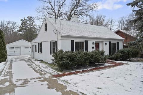 157 Pershing Rd, Waterloo, IA 50701 photo 2