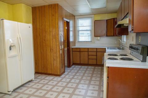 714 Central Ave E, Hampton, IA 50441 photo 16