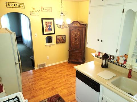 1120 E Mitchell Ave, Waterloo, IA 50702 photo 7