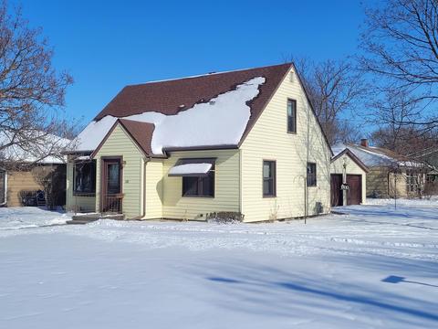 102 Riverview Dr, Decorah, IA 52101 photo 1