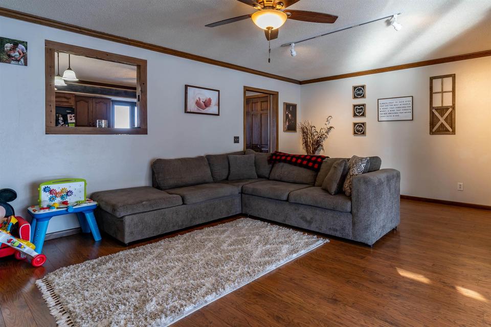  911 Mill St, Traer, IA 50675 photo 5