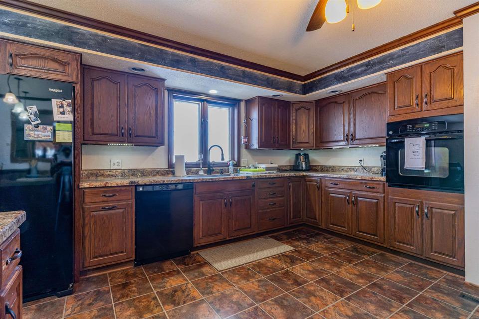  911 Mill St, Traer, IA 50675 photo 9