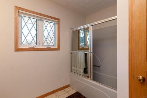 1832 Epping Pl, Waterloo, IA 50701 photo 13