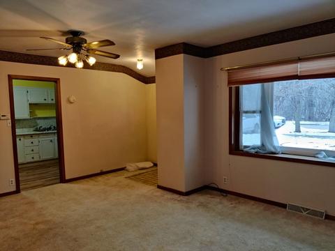 108 Riverview Dr, Decorah, IA 52101 photo 4