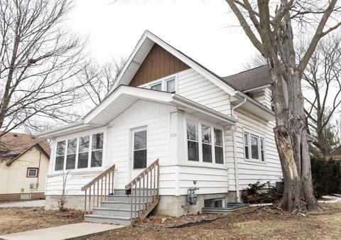 220 E 9th St, Cedar Falls, IA 50613 photo 1