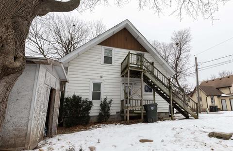 220 E 9th St, Cedar Falls, IA 50613 photo 4