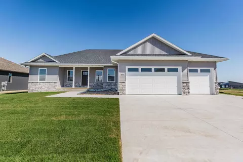 4810 Prairie Dock Rd, Cedar Falls, IA 50613