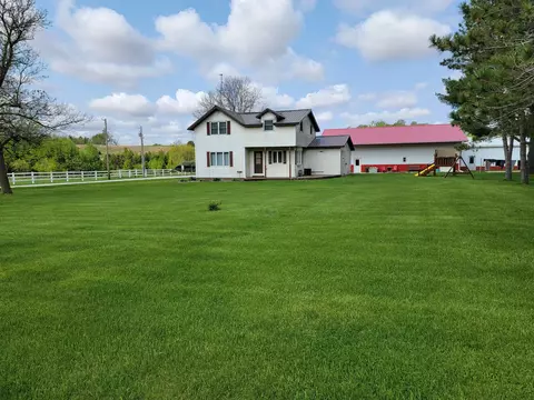 11047 Valley Ave, Cresco, IA 52136