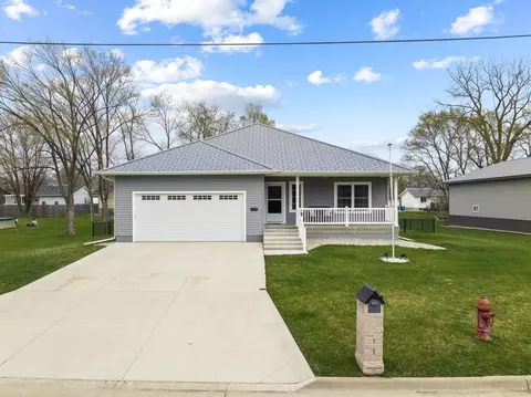 1113 Schons St, Evansdale, IA 50707