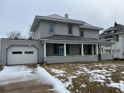 202 Becker Ave, Ossian, IA 52161