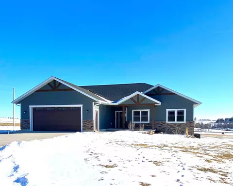1753 Peppy Place Rd, Decorah, IA 52101