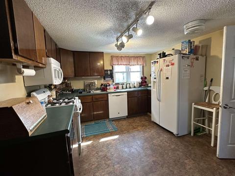 112 S 3rd St, Hazleton, IA 50641 photo 7