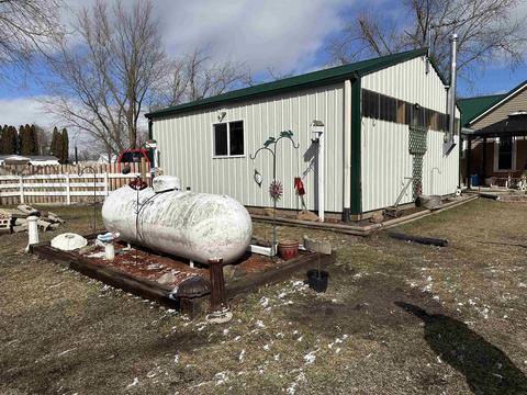 112 S 3rd St, Hazleton, IA 50641 photo 5