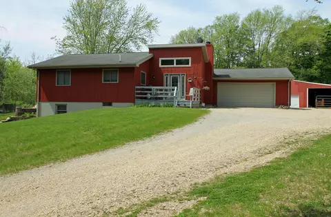 2488 Joplin Ave, Denver, IA 50622