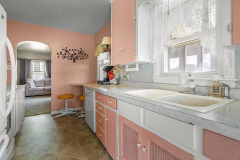 1433 E Mitchell Ave, Waterloo, IA 50702 photo 11