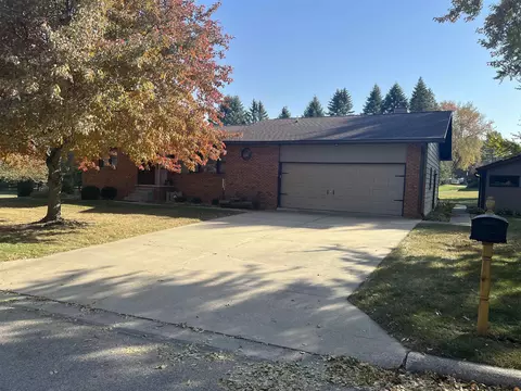 102 D Ave, Grundy Center, IA 50638