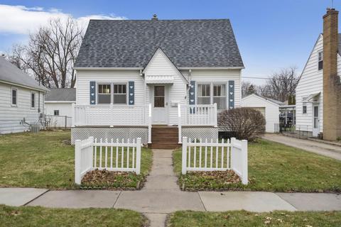 135 Bertch Ave, Waterloo, IA 50702 photo 1