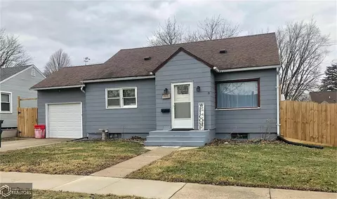 335 Lincoln Ave, Iowa Falls, IA 50126