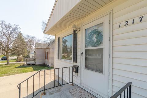 1217 Upton Ave, Waterloo, IA 50701 photo 4