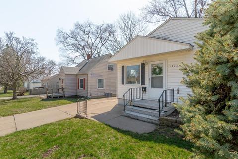 1217 Upton Ave, Waterloo, IA 50701 photo 3