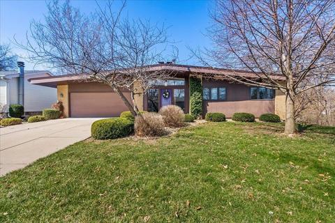 204 Lambeth Rd, Waterloo, IA 50701 photo 1