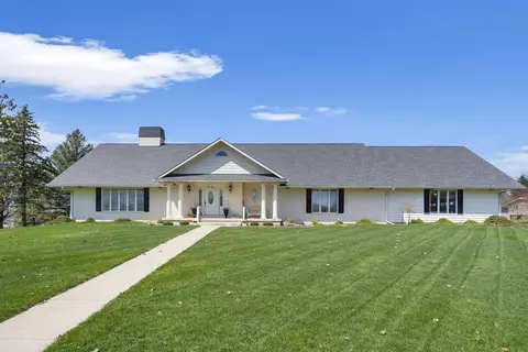 3436 Augusta Cir, Waterloo, IA 50701