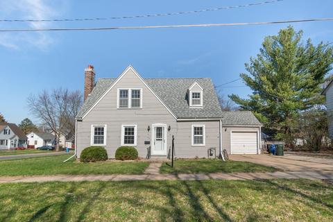 924 W 8 St, Waterloo, IA 50702