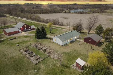 23904 Y Ave, Fredericksburg, IA 50630